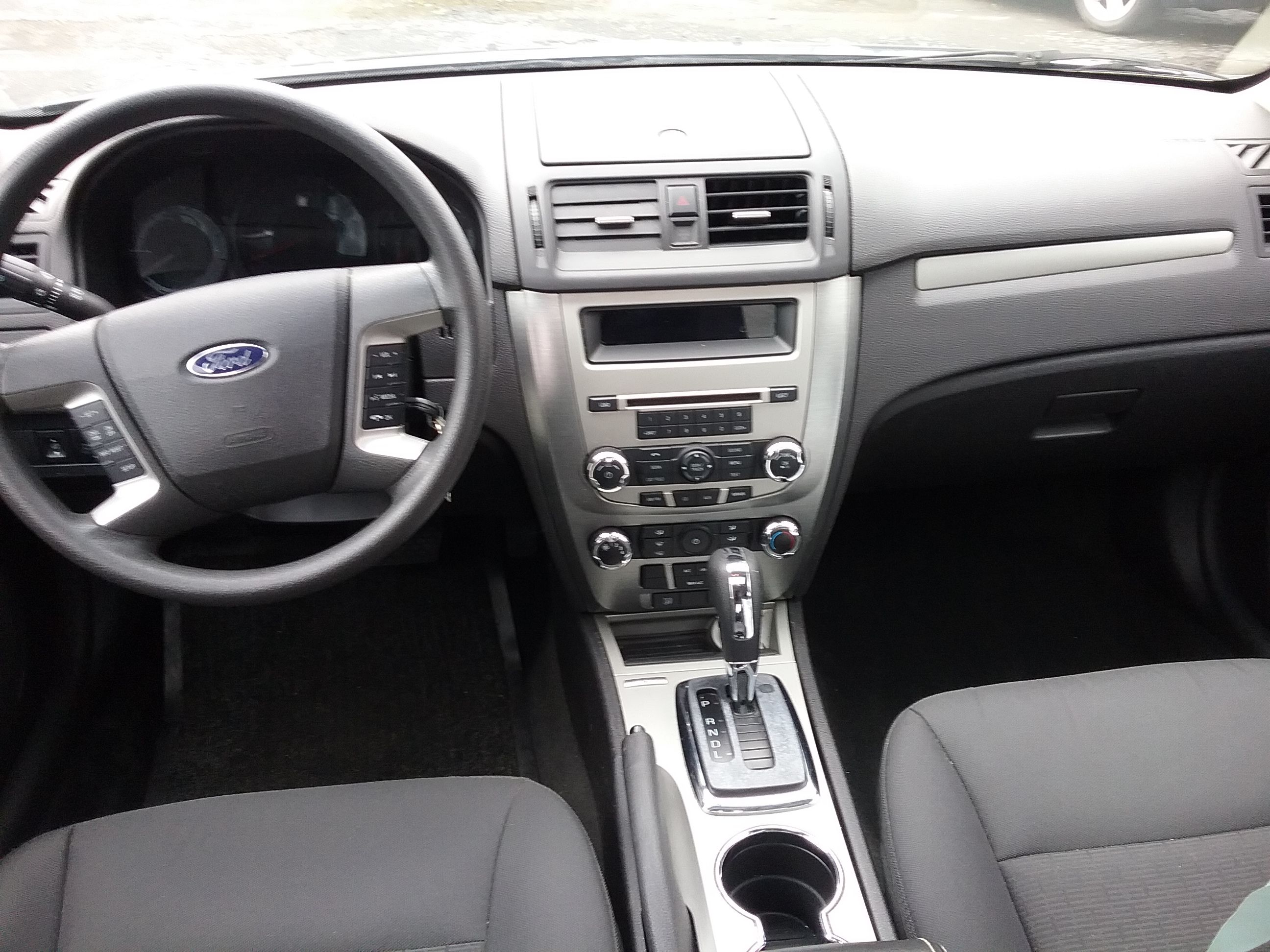 Used 2012 Ford Fusion SE FWD image 4