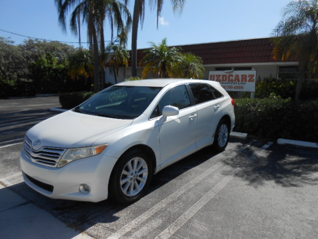 Used 2009 Toyota Venza LE FWD image 1