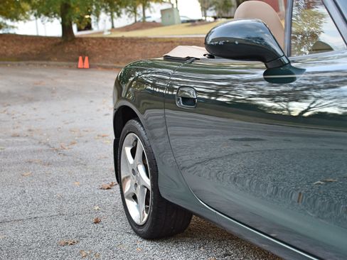 Used 2001 MAZDA MX-5 Miata Special Edition image 19