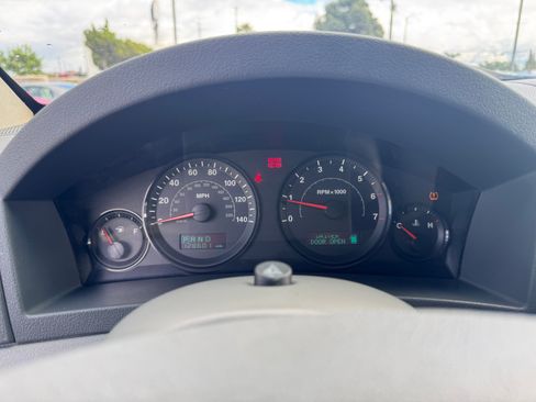 Used 2005 Jeep Grand Cherokee Laredo image 26