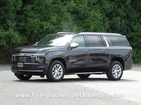 Used 2025 Chevrolet Suburban 2WD Premier image 1