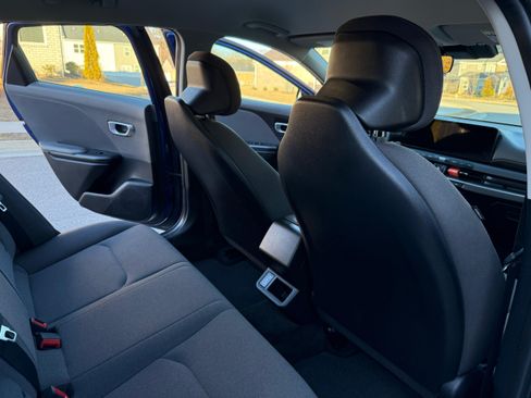 Used 2025 Kia K4 LXS image 10