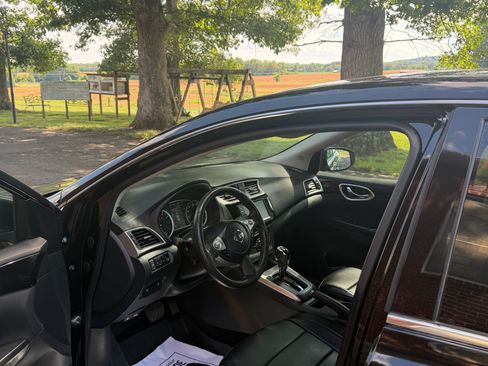 Used 2019 Nissan Sentra SV w/ Trunk Package FWD image 14