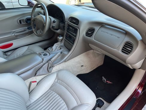 Used 2003 Chevrolet Corvette image 29