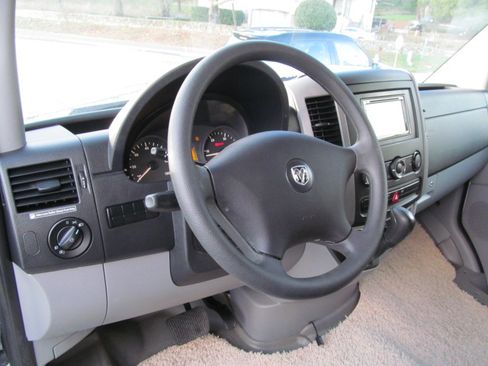 Used 2007 Dodge Sprinter 3500 image 10