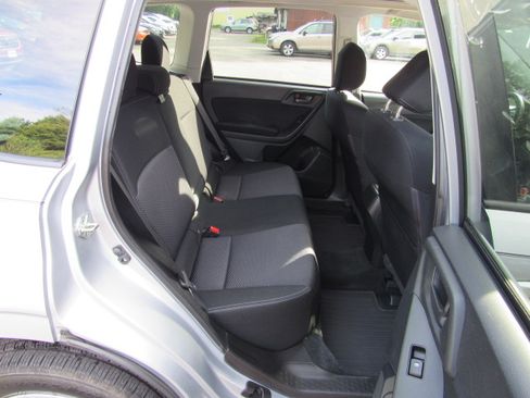Used 2015 Subaru Forester 2.5i Premium AWD/4WD image 18