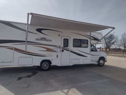 Used 2011 Ford E-450 and Econoline 450 image 10