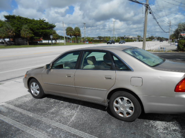 Used 2001 Toyota Avalon XL FWD image 3