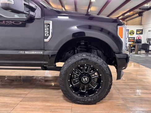 Used 2019 Ford F250 Platinum image 4