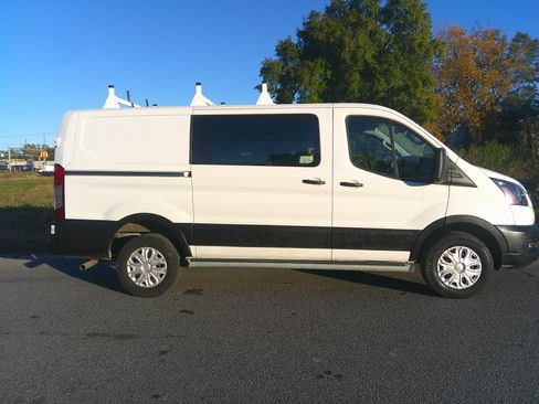 Used 2024 Ford Transit 250 XL image 1