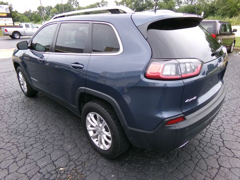 Used 2019 Jeep Cherokee 4WD Latitude image 3