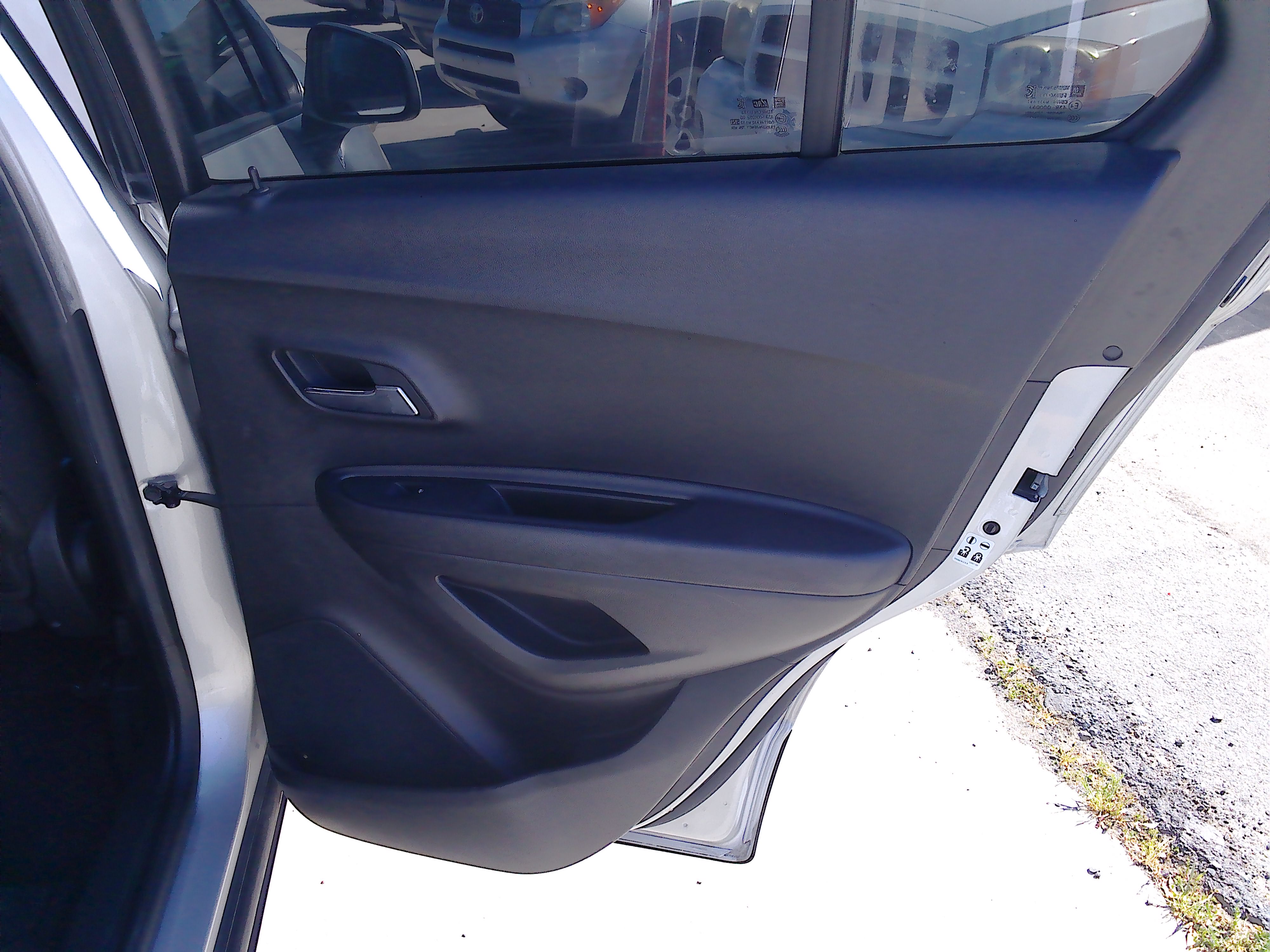 Used 2018 Chevrolet Trax LS FWD image 12