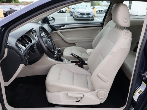 Used 2015 Volkswagen Golf 2-Door FWD image 12