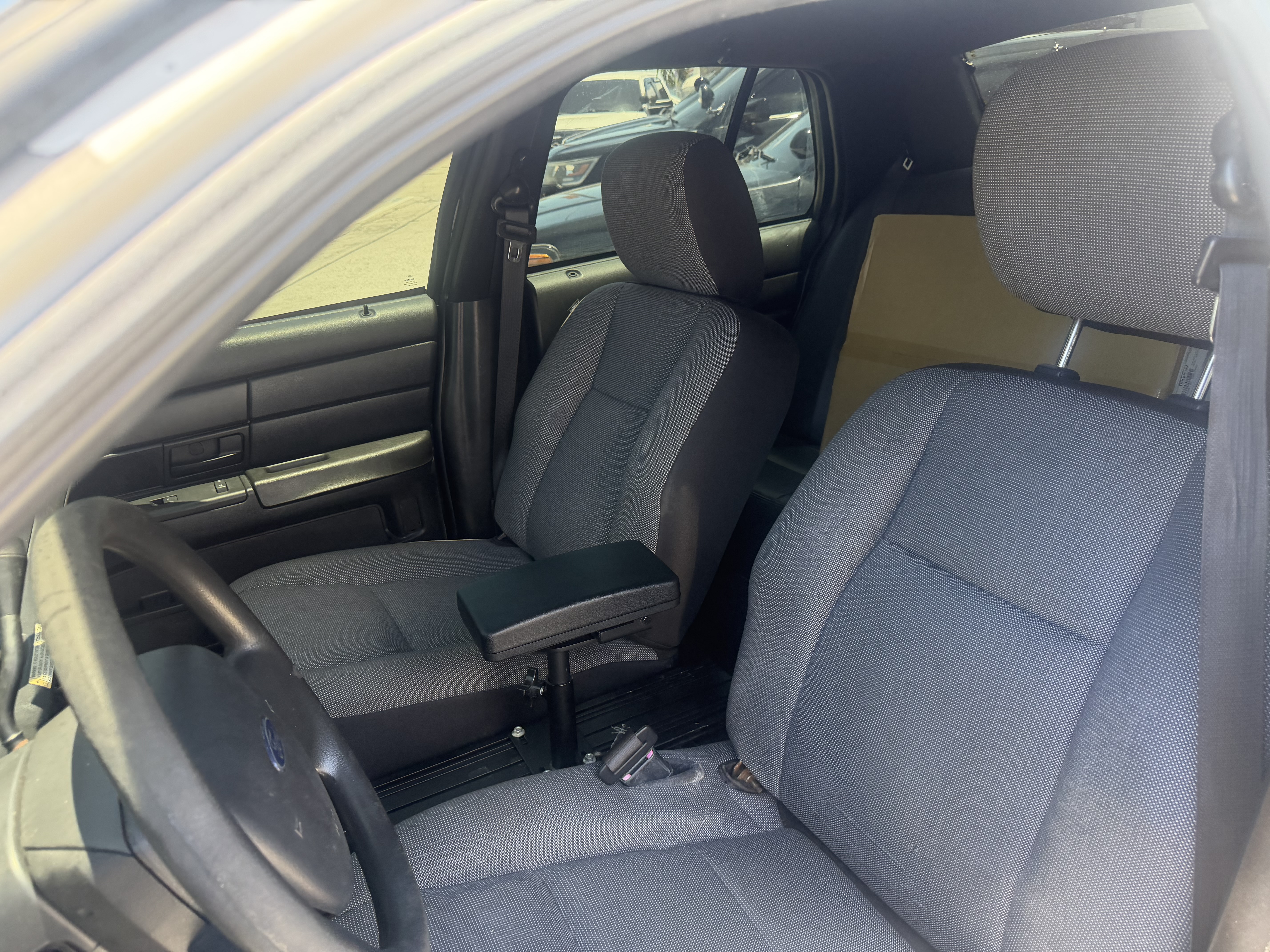 Used 2011 Ford Crown Victoria Police Interceptor RWD image 12