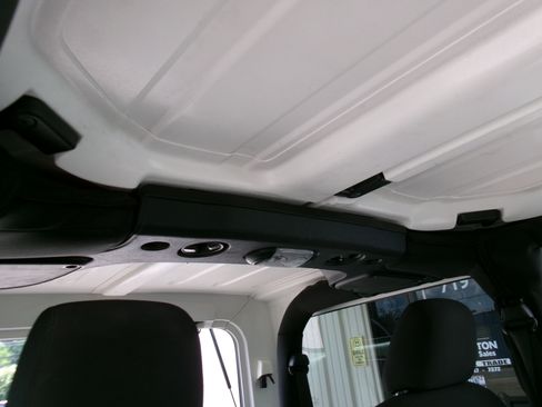 Used 2016 Jeep Wrangler 4WD Sport image 7
