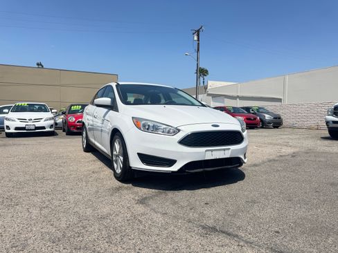 Used 2018 Ford Focus SE Sedan FWD image 12