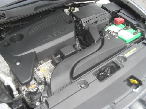 Used 2017 Nissan Altima 2.5 SV Sedan FWD image 10