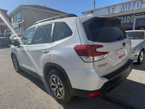 Used 2019 Subaru Forester Premium image 5