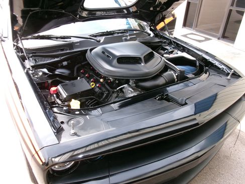 Used 2022 Dodge Challenger R/T Plus image 9