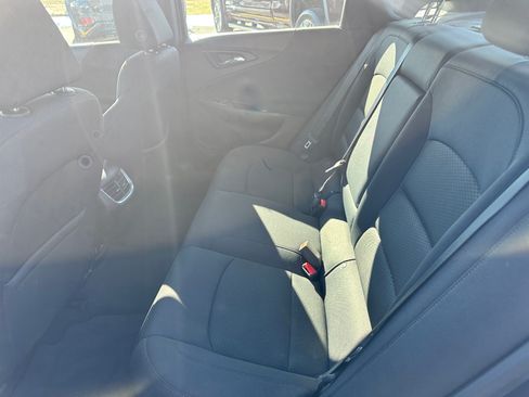 Used 2016 Chevrolet Malibu LT image 10