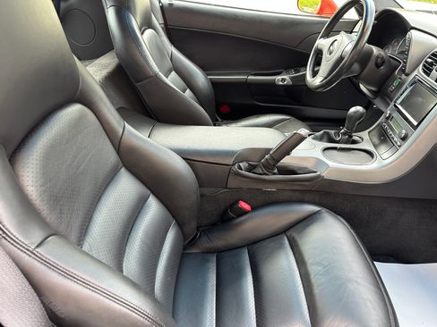 Used 2006 Chevrolet Corvette Coupe RWD image 12
