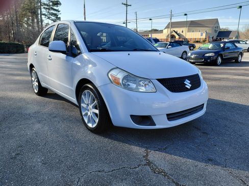 Used 2011 Suzuki SX4 LE image 7