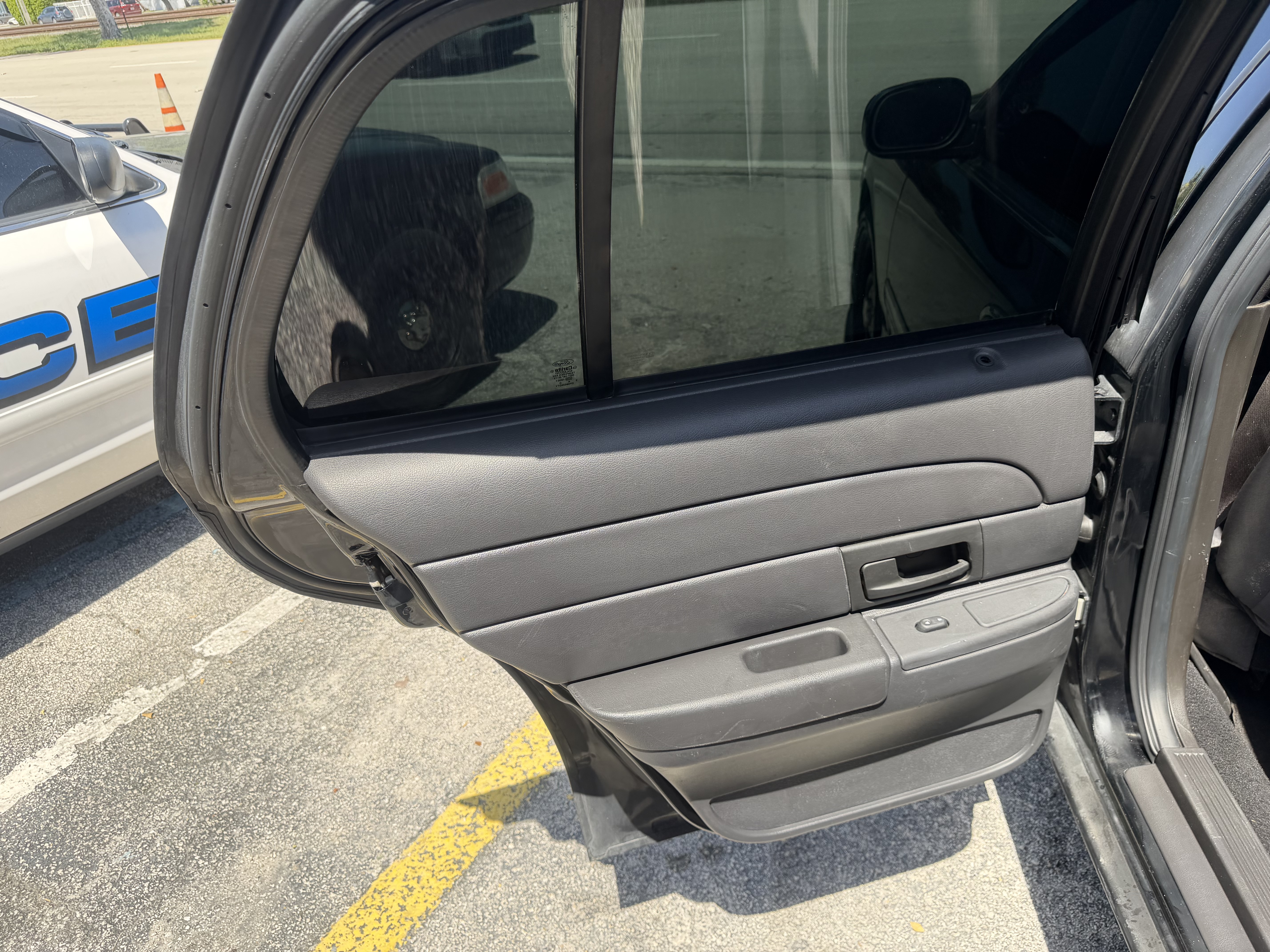 Used 2006 Ford Crown Victoria Police Interceptor RWD image 21