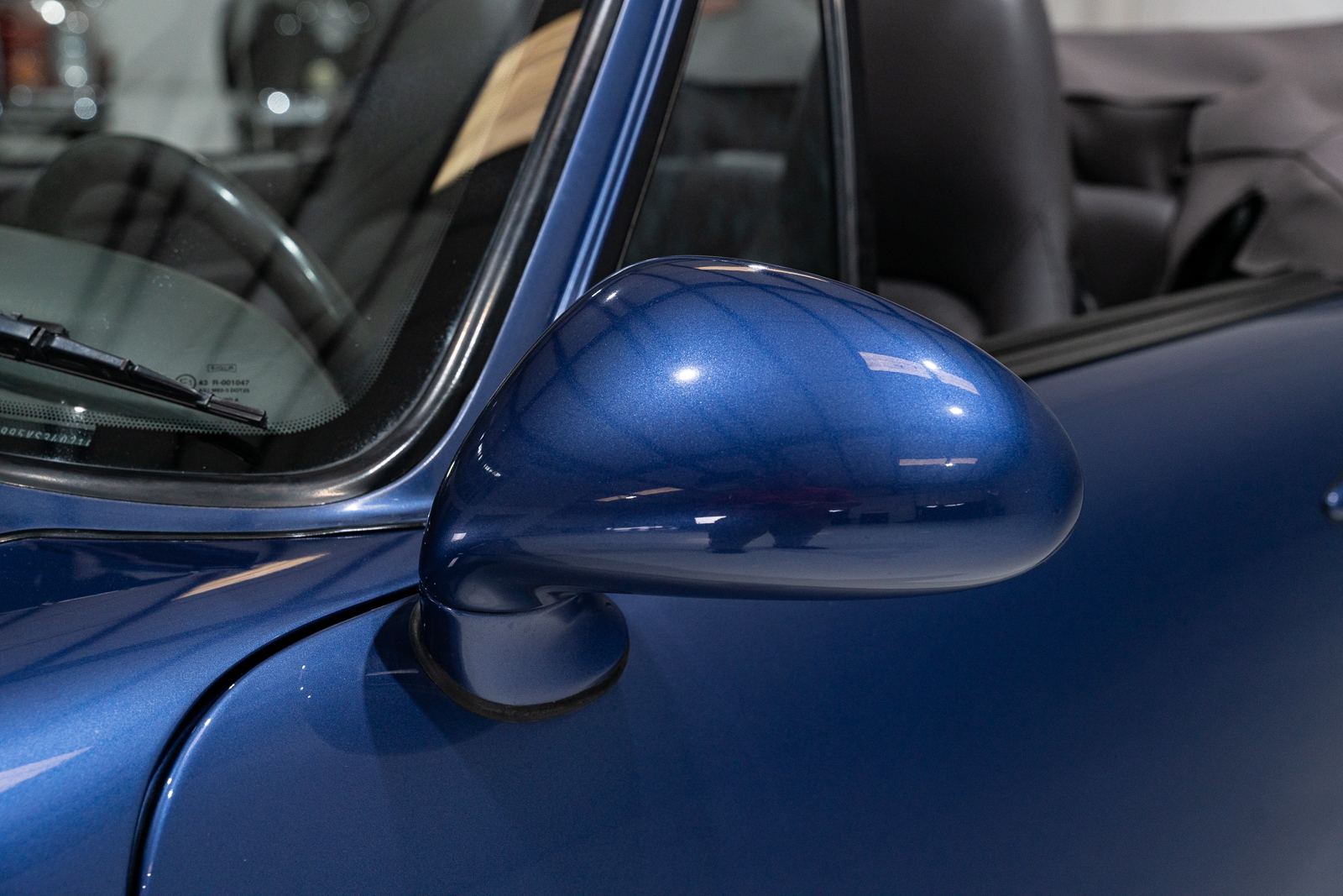 Used 1997 Porsche 911 Carrera Cabriolet RWD image 47
