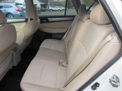 Used 2015 Subaru Outback 2.5i Premium image 15