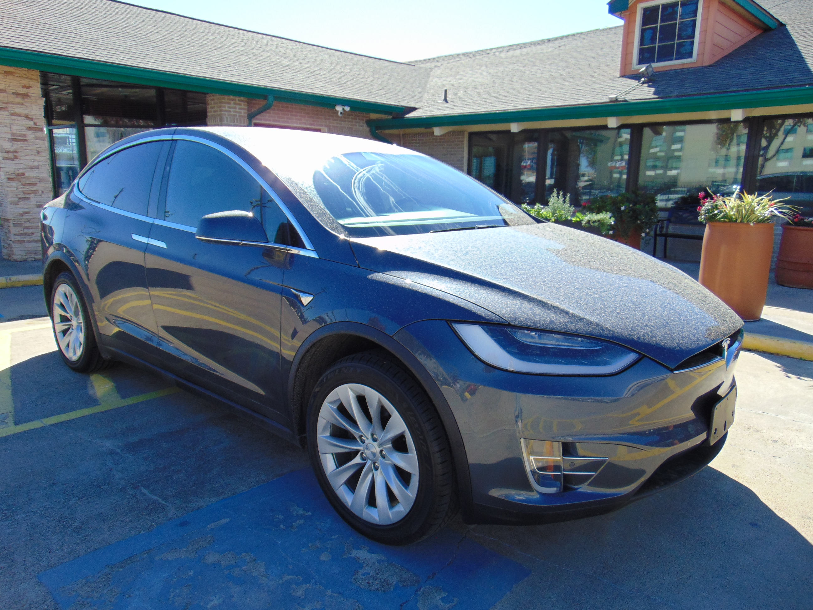 Used 2019 Tesla Model X Long Range AWD/4WD image 1