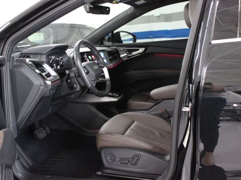 Used 2024 Audi Q4 e-tron Premium Plus image 16