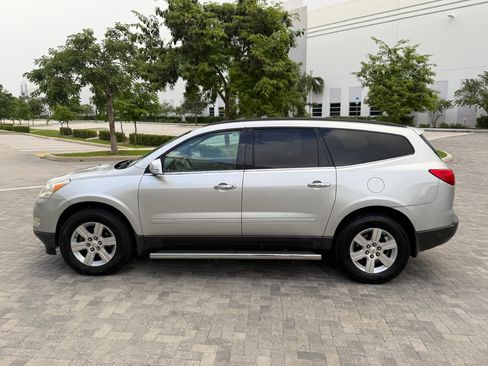 Used 2011 Chevrolet Traverse LT image 8