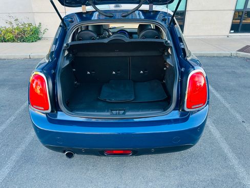 Used 2017 MINI Cooper 4-Door Hardtop FWD image 9