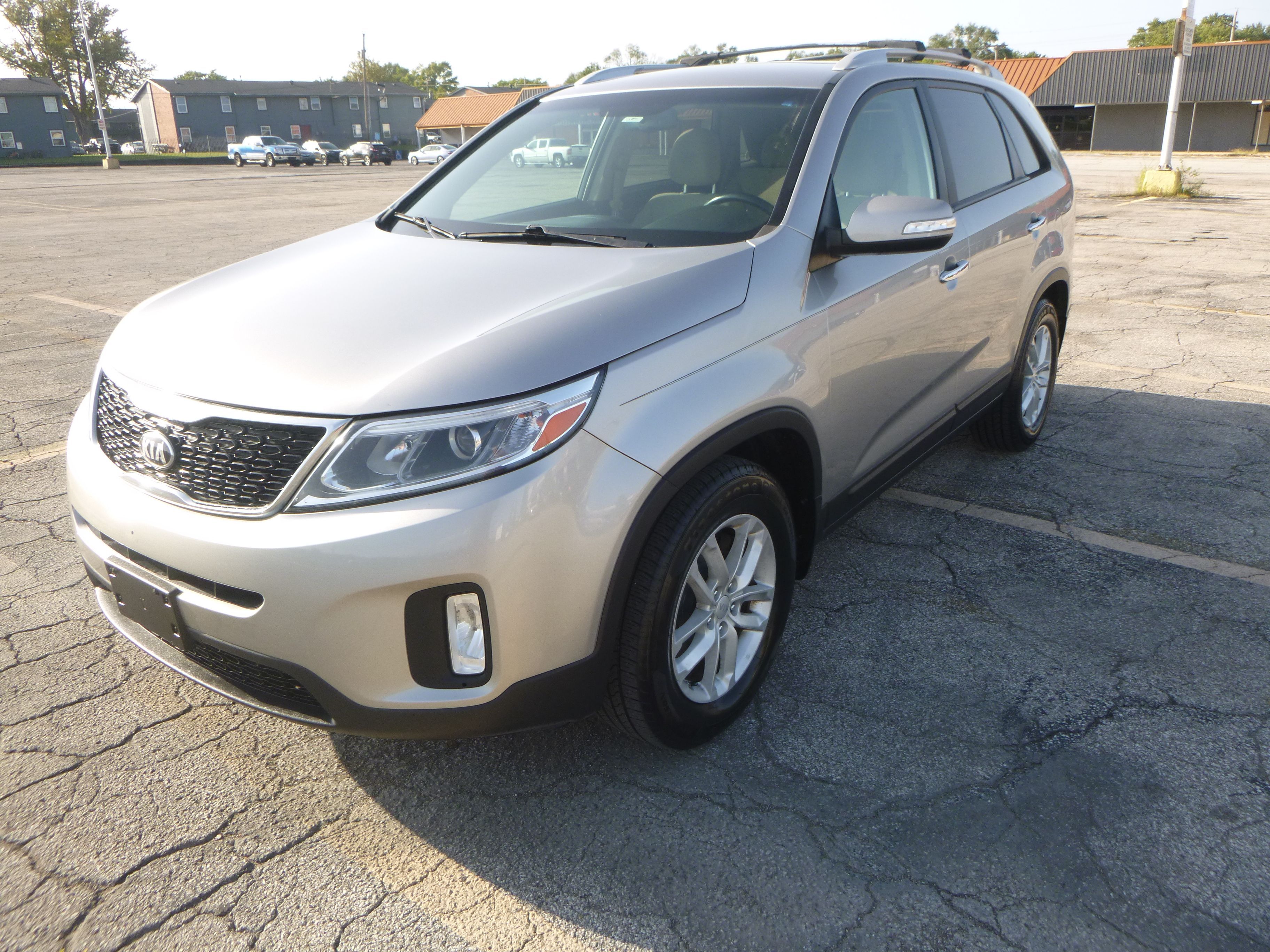 Used 2014 Kia Sorento FWD LX image 2