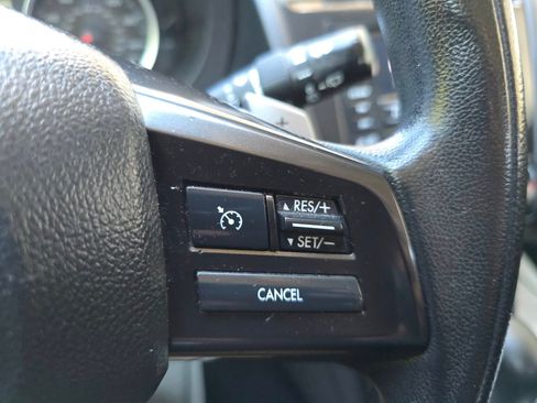 Used 2013 Subaru XV Crosstrek 2.0i Premium image 11