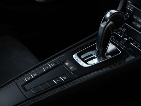 Used 2018 Porsche 911 GT2 RS image 77