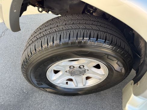 Used 2002 Toyota 4Runner SR5 AWD/4WD image 28