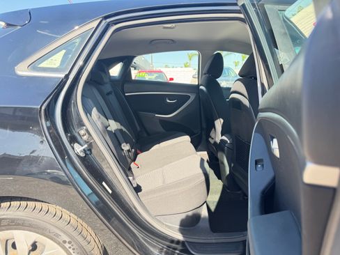 Used 2016 Hyundai Elantra GT image 17