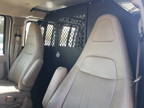 Used 2020 GMC Savana 2500 image 7