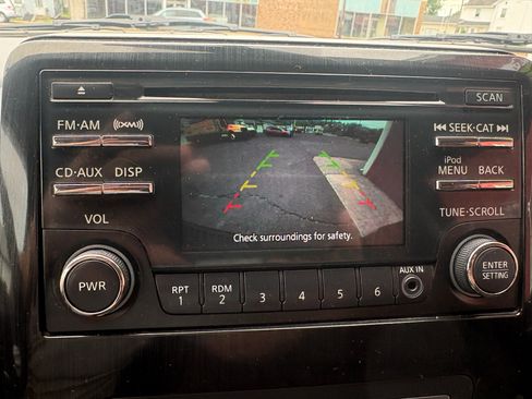 Used 2014 Nissan Titan 4x4 Crew Cab image 17