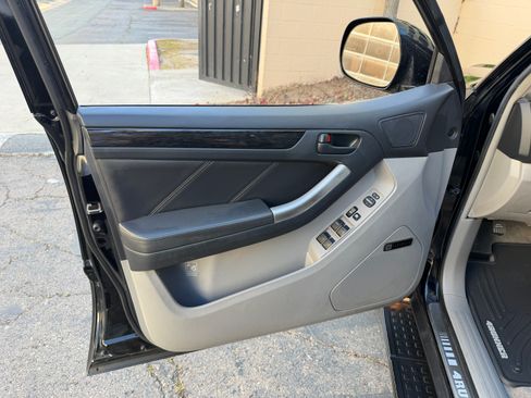 Used 2007 Toyota 4Runner Limited image 21