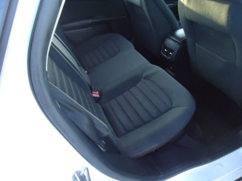 Used 2018 Ford Fusion SE image 8