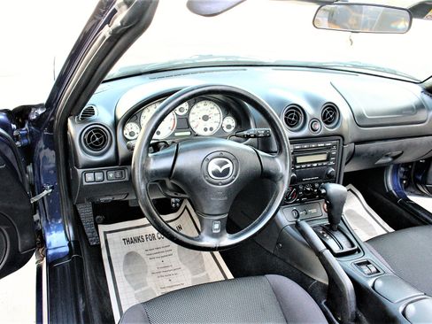 Used 2003 MAZDA MX-5 Miata UNAVAIL RWD image 24