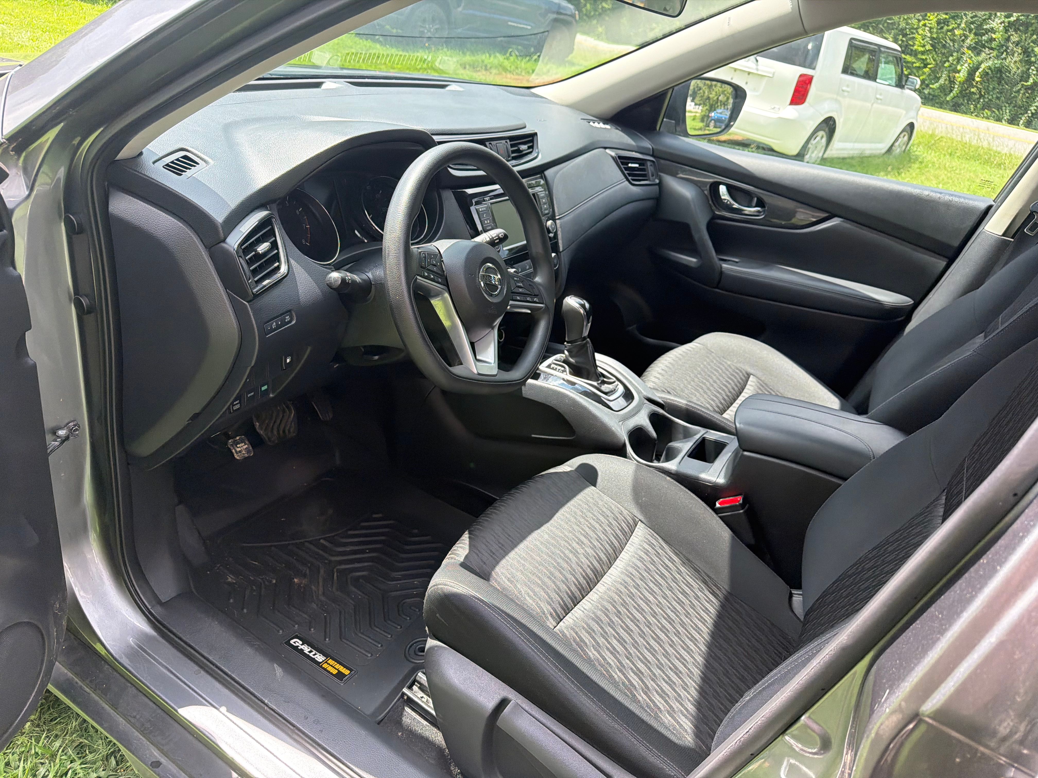 Used 2018 Nissan Rogue AWD image 30