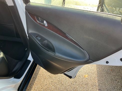 Used 2015 INFINITI QX50 Journey image 11