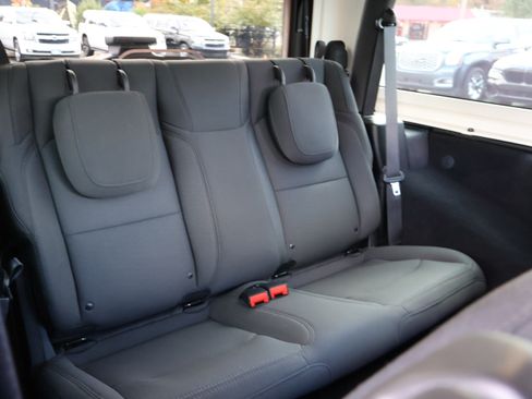 Used 2021 Jeep Wrangler Sport S image 17