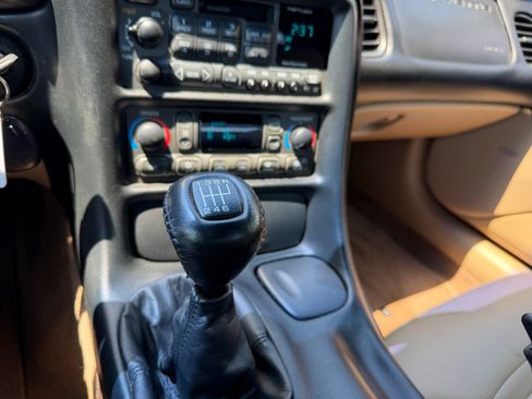 Used 1999 Chevrolet Corvette Convertible RWD image 11