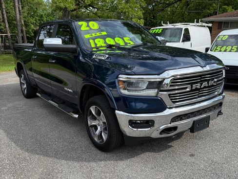 Used 2020 RAM 1500 4x4 Crew Cab Laramie image 4