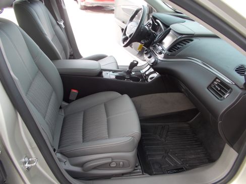 Used 2015 Chevrolet Impala LT image 17