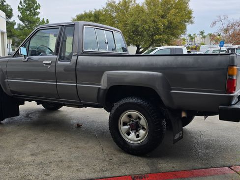 Used 1988 Toyota Pickup Deluxe image 71